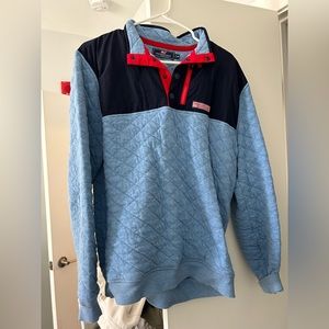 Vineyard vines pull over